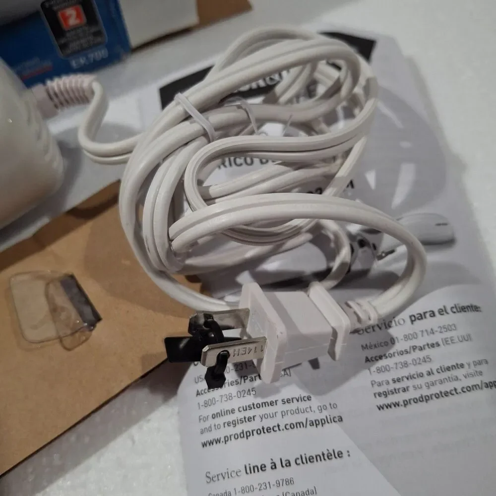 Black & Decker Home 9 inch Electric Carving Knife Model EK700 Open Box
